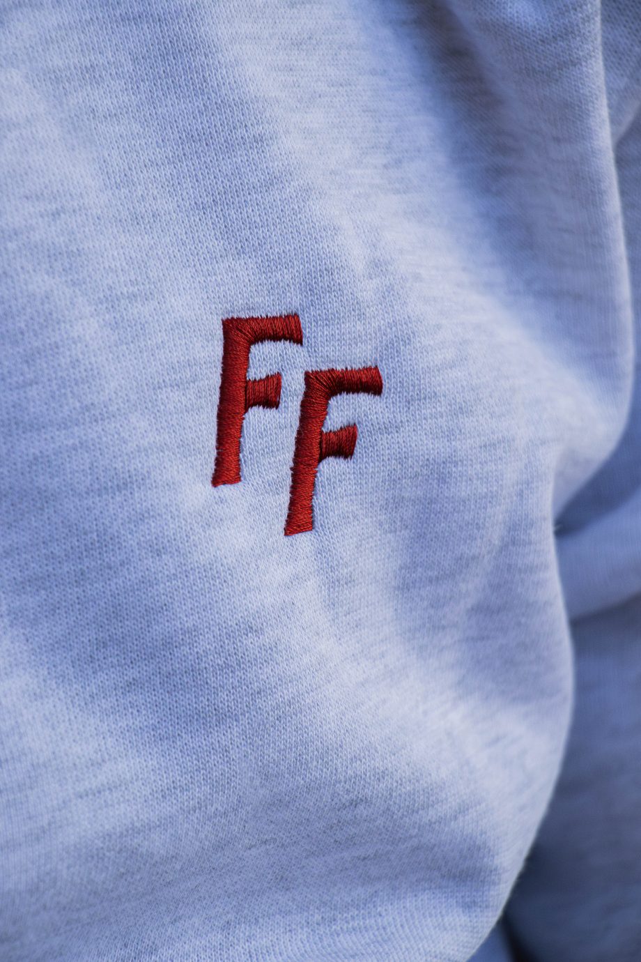Tröja grå FF röd brodyr